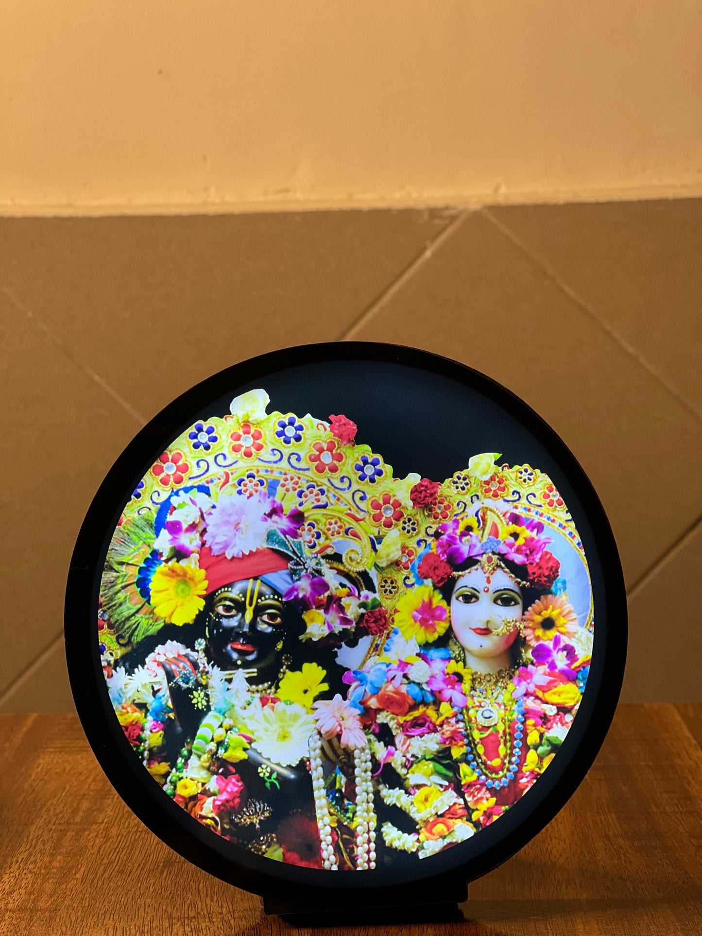 Radha Shyaam Sundar ji Table Round Led Frame 5.5inch