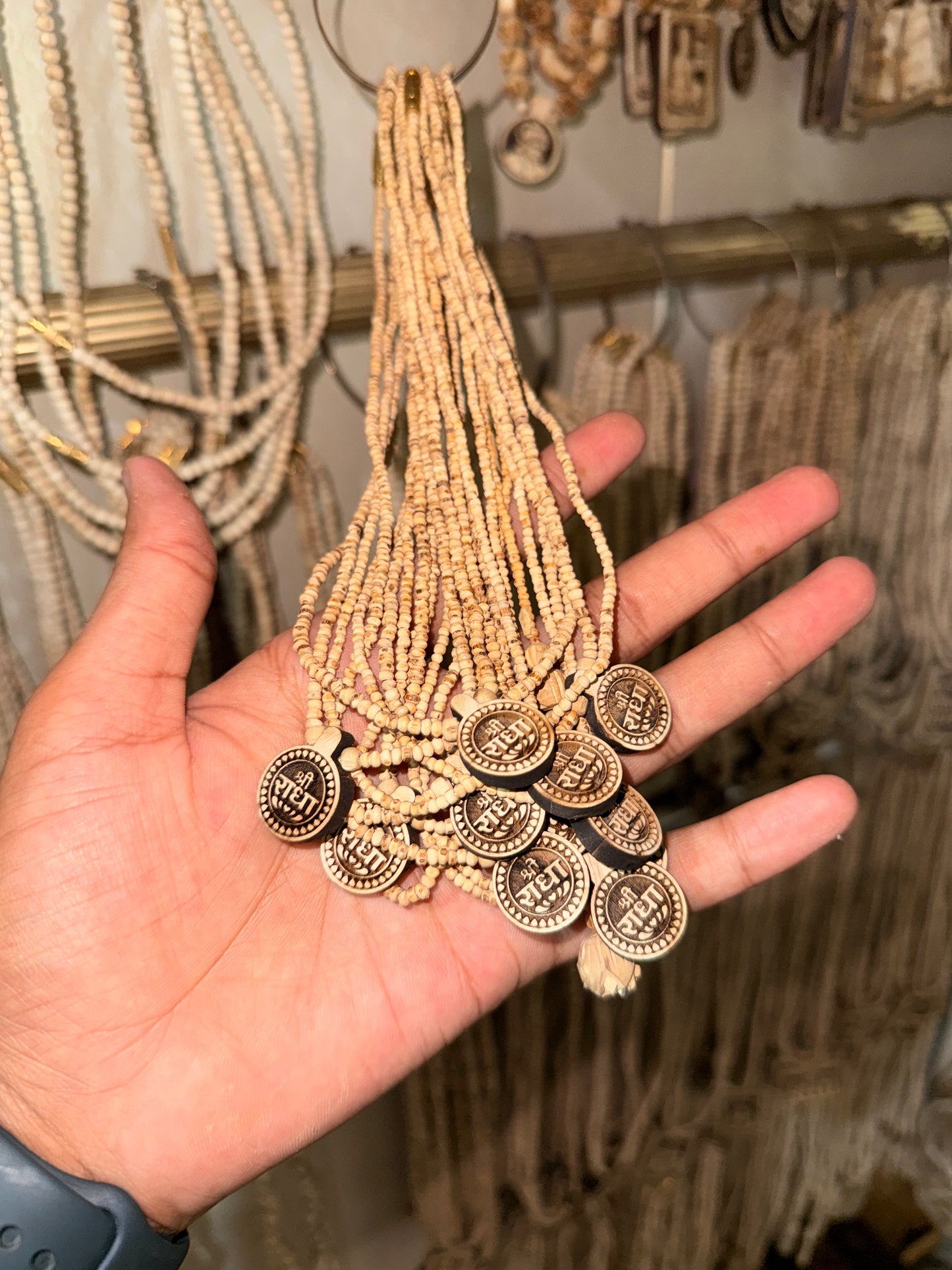 Shri Radha Tulsi Locket & Barik Kanthi Mala ek Round