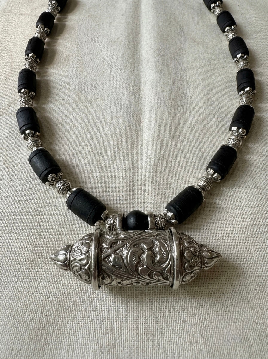 Bhaktamal Kavach Tulsi Kanthi Mala with Black Plain Long Beads – Vrindavan