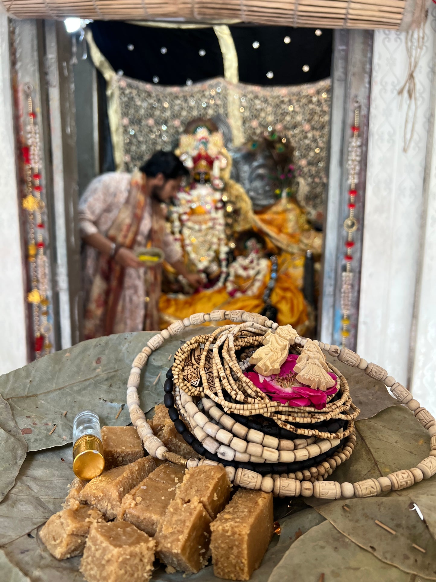 Shri Ji Ke Charno Me Apni Tulsi Mala Arpit Karwayein – Add This for Vrindavan Temple Prasadi Offering